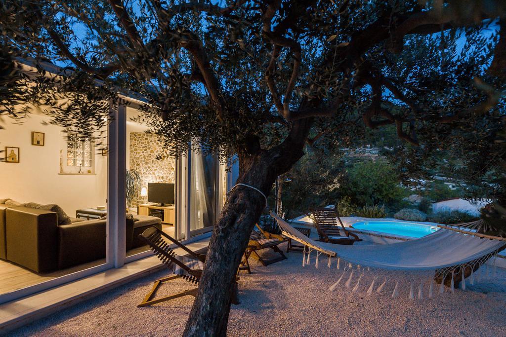 Holiday Home Zlatni San - Private Heated Pool Bol Værelse billede