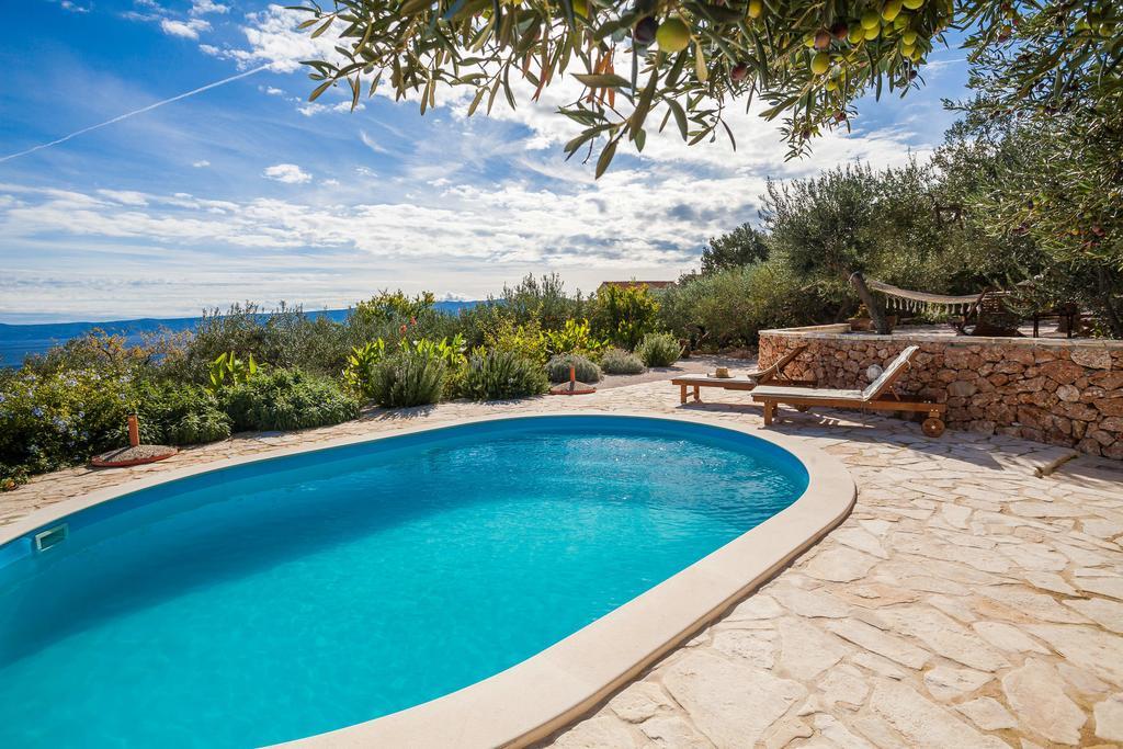Holiday Home Zlatni San - Private Heated Pool Bol Værelse billede