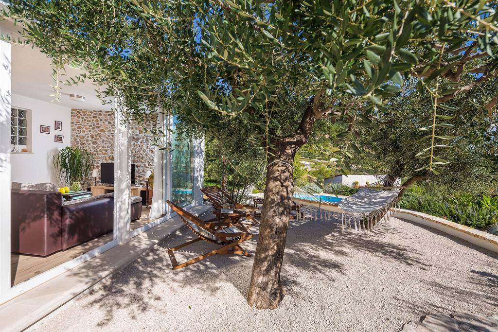 Holiday Home Zlatni San - Private Heated Pool Bol Værelse billede