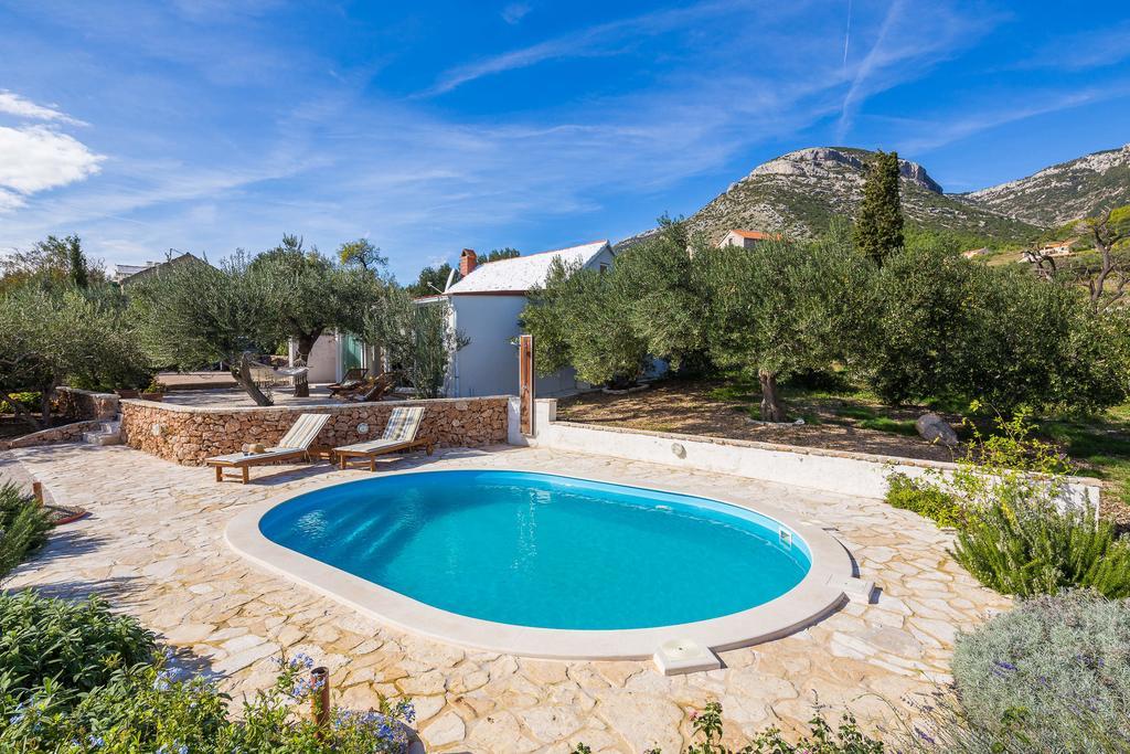 Holiday Home Zlatni San - Private Heated Pool Bol Værelse billede